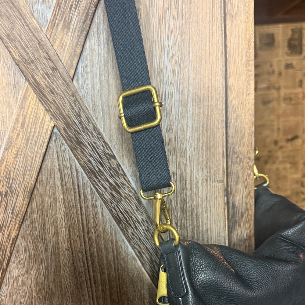 Fossil Leather Crossbody Satchel with Brown Handles - Picture 4 of 12